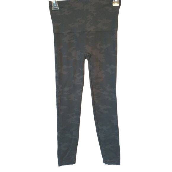 Spanx Look At Me Now High Waisted Seamless Tight Leggings Size Medium Camo - Picture 1 of 10
